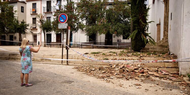 Sismo de magnitud 4.8 y casi 100 réplicas dejan daños materiales en el sur de España