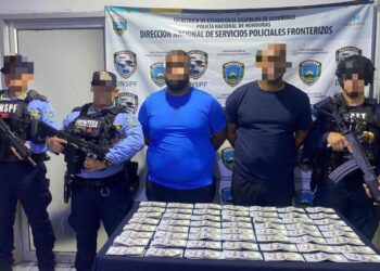 Detienen a dos hombres con más de 19 mil dólares no declarados en Ceibita, Quimistán