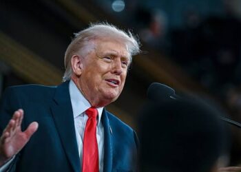 Trump dijo que Irán tiene una “última oportunidad” para alcanzar un acuerdo y evitar una nueva escalada de Estados Unidos