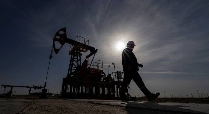 El petróleo vuelve a rozar los 90 dólares en medio de la escalada de tensión geopolítica entre Irán y Estados Unidos