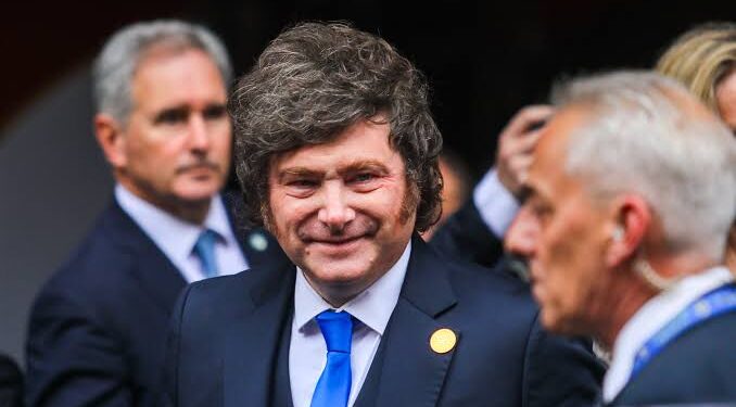 El presidente Javier Milei culpa a las feministas y al aborto de la baja natalidad en Argentina