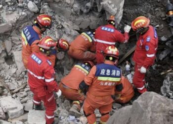 Un deslizamiento de tierra ocurrido en Nandan, Guangxi, sepultó a 5 trabajadores