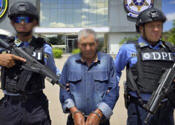 Detienen a “maitro” que intentó machetear a su pareja e hija en la capital