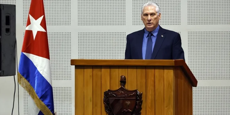 El presidente de Cuba reconoce la situación crítica con el suministro de agua potable en La Habana
