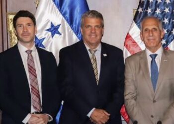 Gobierno de Honduras y Estados Unidos abordan temas de cooperación en Casa Presidencial
