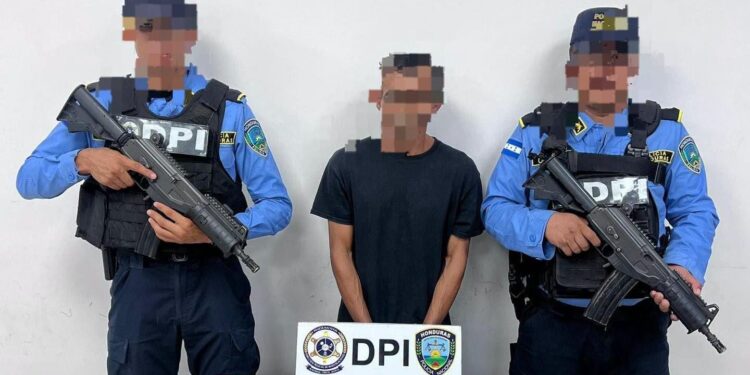 Capturan a sujeto que hirió de bala a una niña de 3 años durante tiroteo contra otro individuo