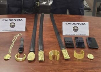 ¡Se les cayó el oro del pantalón! Incautan varias hebillas de oro valorado en L10 millones