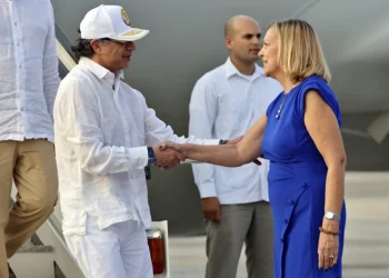 Petro inicia su visita a La Habana en su último viaje como presidente para apoyar a Cuba