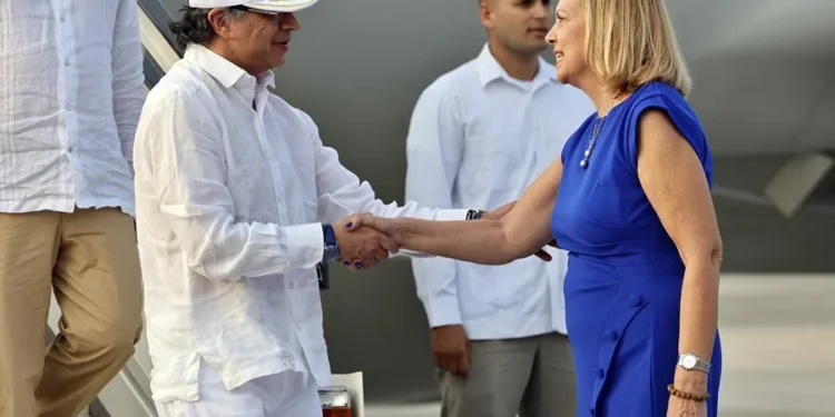 Petro inicia su visita a La Habana en su último viaje como presidente para apoyar a Cuba