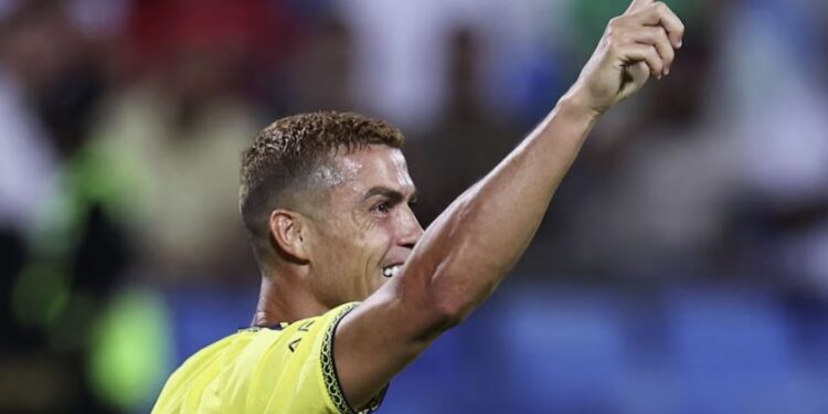 Giro en el área y definición letal: el tanto de Cristiano Ronaldo en su regreso a Al Nassr que lo acerca a los 1.000 goles