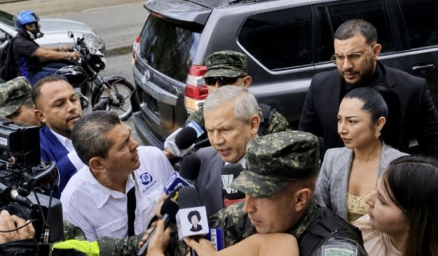 Defensa de Roosevelt Hernández pide cambio de sede para la audiencia inicial