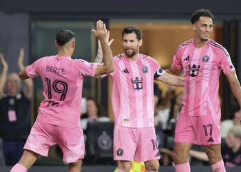 Cuatro goles, una asistencia y una jugada “a lo Maradona”: la histórica actuación de Messi en la aplastante victoria del Inter Miami