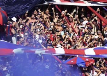La barra de San Lorenzo irrumpió en plena práctica del plantel y lanzó la siguiente amenaza: “La próxima no venimos a charlar”