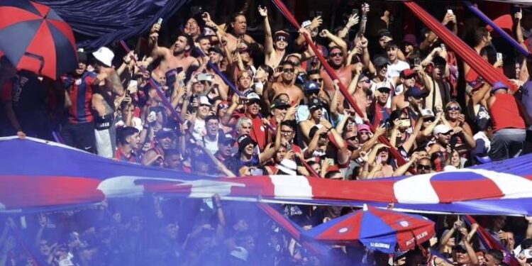 La barra de San Lorenzo irrumpió en plena práctica del plantel y lanzó la siguiente amenaza: “La próxima no venimos a charlar”