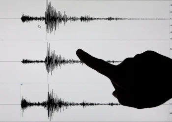 Un terremoto de magnitud 7,7 sacude la costa de Indonesia; hasta el momento autoridades no reportar pérdidas humanas
