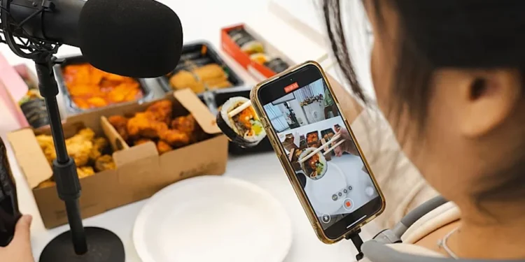 ¡Cuidado con lo que ven! Estudio advierte que TikTok podría influir en el apetito de los adolescentes