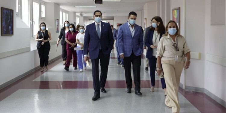 AMDC y Fundación Amigos del Hospital María unen esfuerzos para fortalecer infraestructura del Hospital María