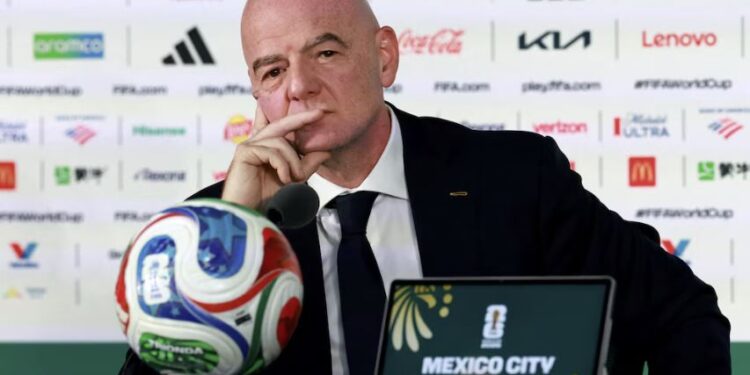 El impactante aumento de sueldo que habría recibido Gianni Infantino si se aprobaba el proyecto fallido de la FIFA
