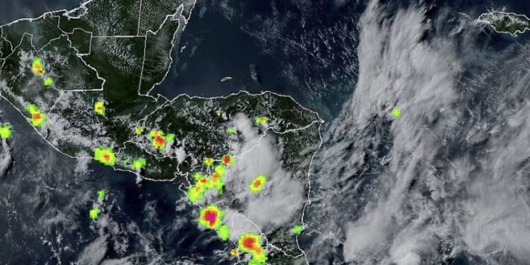 Nueva onda tropical generará lluvias en Honduras, pero no aliviará la emergencia hídrica
