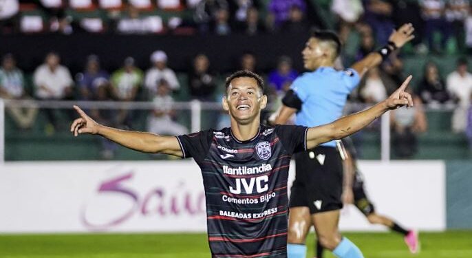 Marathón golea 3-0 al Antigua de Guatemala y lo elimina de la Copa Centroamericana