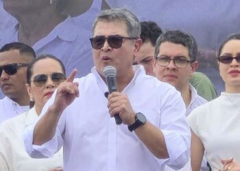 Juan Orlando Hernández se mostró optimista un día antes de comparecer en la audiencia inicial