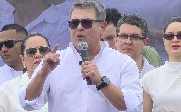 Juan Orlando Hernández se mostró optimista un día antes de comparecer en la audiencia inicial