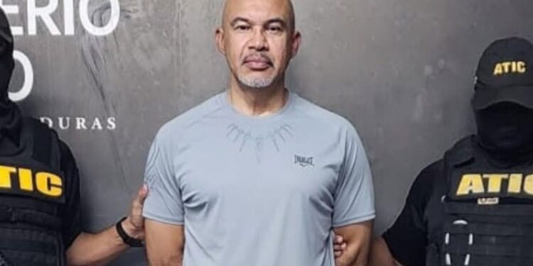 ¡A la casita! Juez otorga arresto domiciliario al apóstol Mario Carbajal, acusado de delitos sexuales contra tres menores