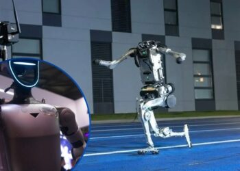 ¡Adiós, Usain Bolt! “Superman”, el robot chino que corre a velocidad brutal y salta más de 2 metros