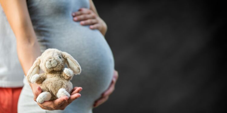 ¡Alarma en Olancho! 349 adolescentes dieron a luz este año; cifras exponen una grave crisis de embarazo infantil
