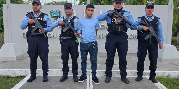 ¡Cae presunto sicario! Lo acusan de ejecutar a una pareja frente a sus hijos en SPS
