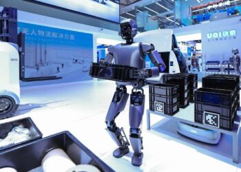 ¡China acelera la carrera! BYD presenta su robot con IA mientras EEUU le cierra las puertas