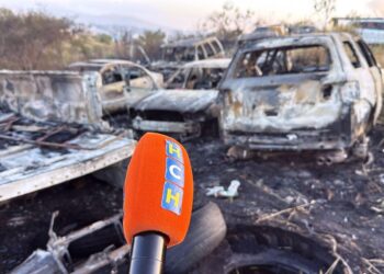 ¡Enormes pérdidas! Al menos 10 carros y maquinaria “achicharrados” en taller de Lomas de Toncontín
