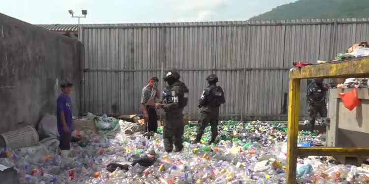 ¡Entre basura reciclada! Hallan droga en la Gran Terminal de San Pedro Sula
