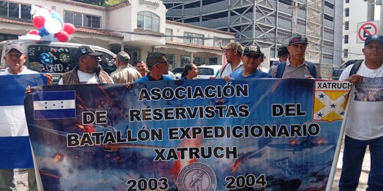 ¡Lucha más larga que la guerra! Reservistas ‘Xatruch Misión Irak’, exigen pago del bono, y ser reconocidos como veteranos de guerra