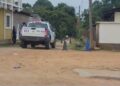 ¡Fondeó y no despertó! Borracho murió atropellado tras quedarse dormido en plena calle