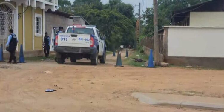 ¡Fondeó y no despertó! Borracho murió atropellado tras quedarse dormido en plena calle