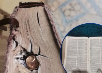 ¡La palabra de Dios permanece para siempre! Las balas acabaron con el pastor, pero no con su Biblia