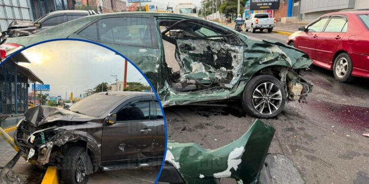 ¡Leñazo y medio! Uno de ellos irrespetó un semáforo en rojo en el bulevar Suyapa