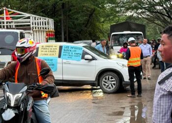 ¡Caos vial! Patronatos se toman carretera en Jamastrán exigiendo pavimentación