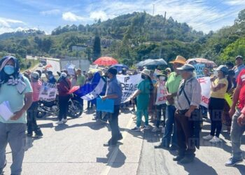 ¡Protesta en la CA-5! Pobladores de Laguna del Pedregal denuncian invasiones y exigen legalización de tierras