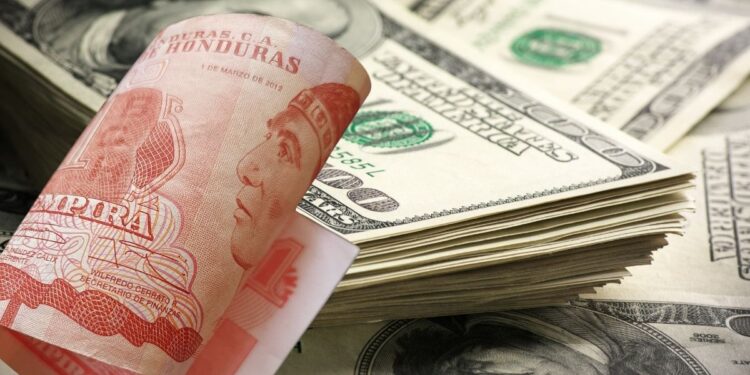 ¡Se despluma el indio! El dólar ya se cotiza a más de 27 lempiras