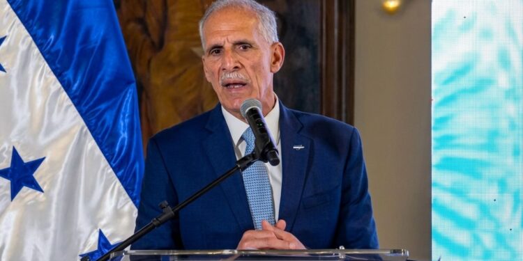 ¡Sin tomar en cuenta la propuesta liberal! Asfura insiste al CN: “Apruébenme la reforma energética, ya la revisamos y corregimos”