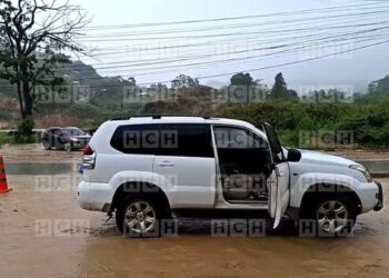 ¡Caliente Roatán! Motosicarios acribillan a exfuncionario judicial de Islas de La Bahía