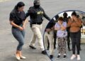 ¡Los acusan de millonaria extorsión! Cuatro mujeres y dos hombres capturados tras allanamientos