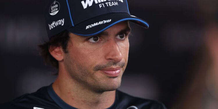 Sanción de la FIA amarga la hazaña de Carlos Sainz en Bakú: Perderá cinco posiciones en la parrilla