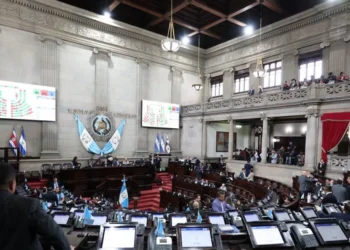 Congreso de Guatemala aprueba exención temporal de impuestos a los combustibles