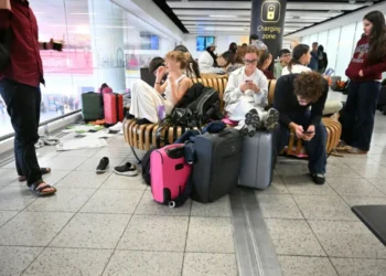 Una falla técnica deja más de 2,000 vuelos cancelados en Reino Unido