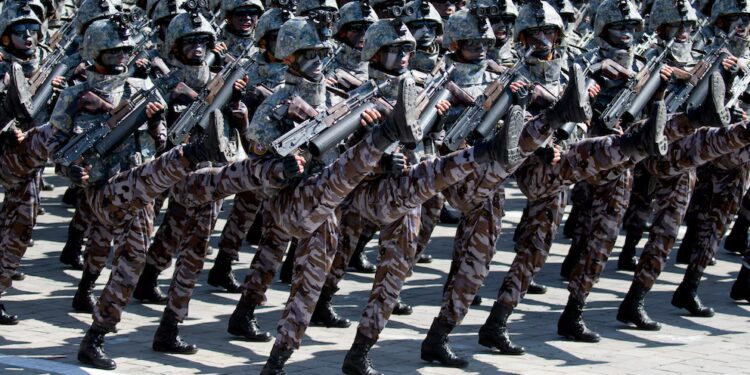 Zelensky denuncia que Corea del Norte enviará 10.000 militares más para apoyar a Rusia en la guerra