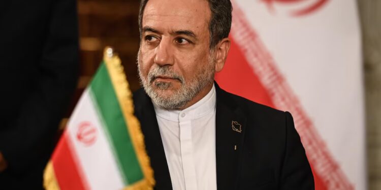 Irán insiste en condicionar la apertura del estrecho de Ormuz tras el rechazo diplomático de EE. UU.