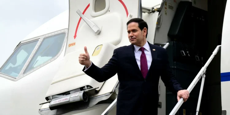Marco Rubio visita Ecuador en medio de los bombardeos de EE.UU. a embarcaciones en el Pacífico